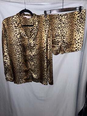 Victoria's Secret Satin Leopard Print Pajama Set Size M